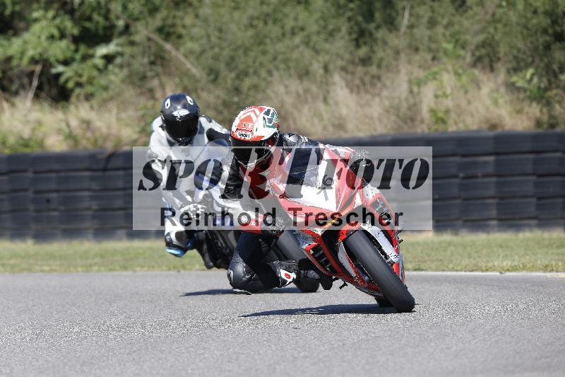 /Archiv-2025/49 26.08.2025 Cornu Master School ADR/rot-rouge/76